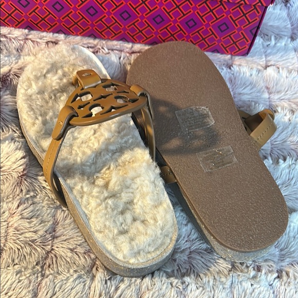 Tory Burch Tan Sandals Classic Thong Style - Picture 5 of 7